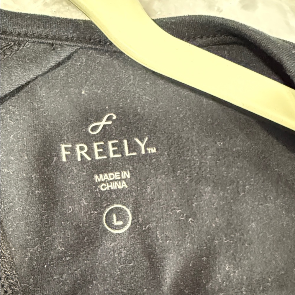 Freely Women's Long Sleeve Tee - Black
